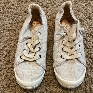 Roxy women’s Bayshore slip on sneaker